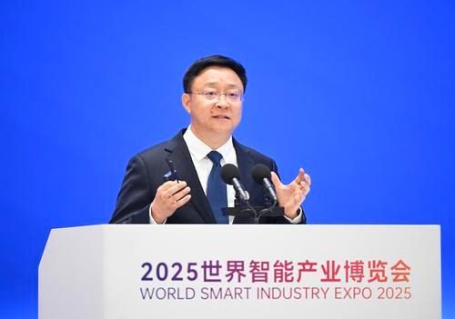 添利富 2025智博会·嘉宾演讲｜刘庆峰：自主可控大模型赋能千行百业，开启AI新纪元